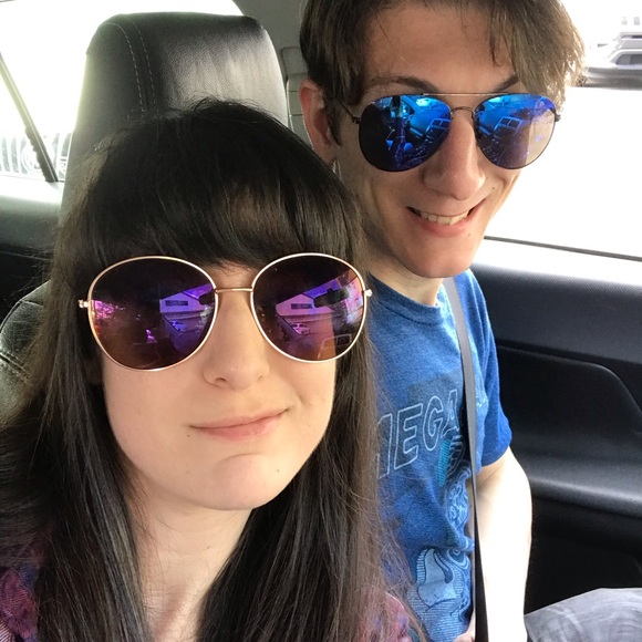 Meet your Posher, Elise - Picture 3 of 5